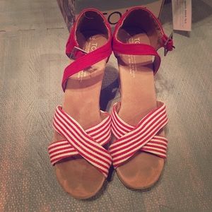 TOMS wedges!!